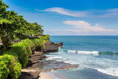 Endonezya, Bali 'de Rocky sahili güneşli bir günde