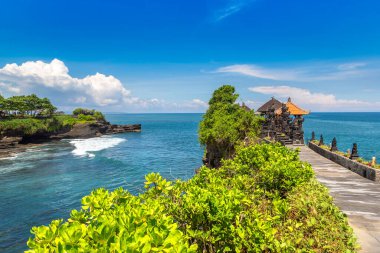 Pura Batu Bolong Tapınağı Bali, Endonezya 'da güneşli bir günde