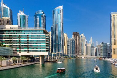Dubai Limanı güneşli bir günde, Dubai, Birleşik Arap Emirlikleri