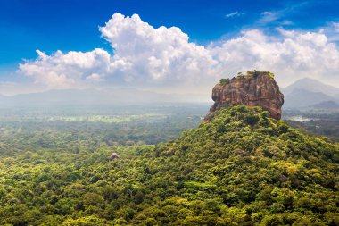 Güneşli bir günde Sigirya 'da Lion Rock, Sri Lanka