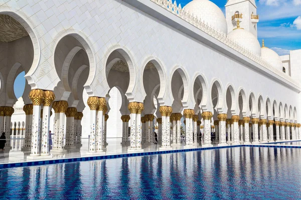 Sheikh Zayed Grand Mosque Abu Dhabi Summer Day United Arab — Stock Photo, Image