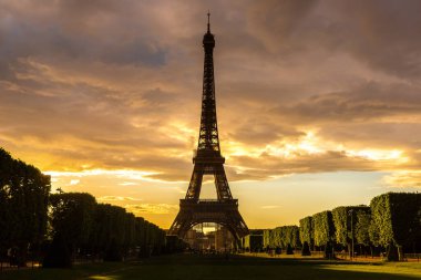 Paris 'te Eyfel Kulesi Güzel günbatımında, Fransa