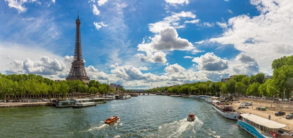 Panorama Wieży Eiffla Sekwany Paryżu Słoneczny Letni Dzień Francja — Zdjęcie stockowe
