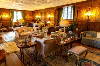 Hever, İngiltere - 10 Eylül 2023: Tudor ve Anne Boleyn 'in evi Ortaçağ Kalesi, Kent, Birleşik Krallık