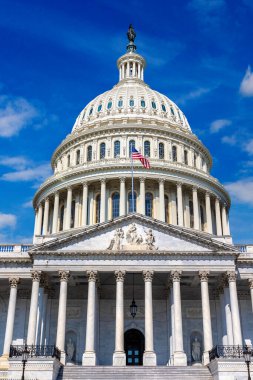 ABD Kongre Binası bir yaz günü Washington DC 'de.