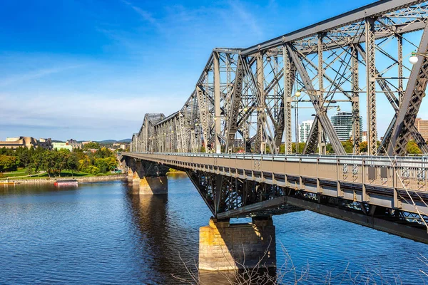 Ottawa Daki Alexandra Köprüsü Güneşli Bir Günde Kanada — Stok fotoğraf
