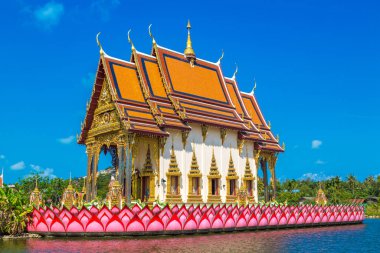 Wat Plai Laem Tapınağı, Samui, Tayland bir yaz günü