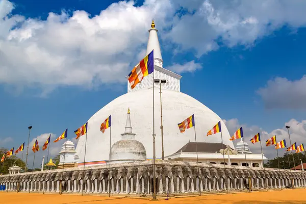 Grande Ruwanwelisaya Stupa Bianca Anuradhapura Museo Archeologico Dello Sri Lanka — Foto Stock