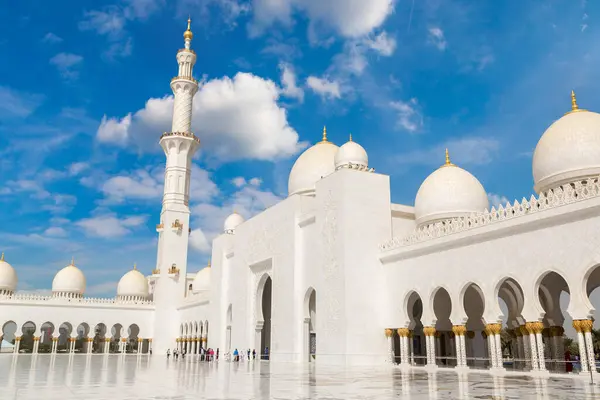 Xeque Zayed Grande Mesquita Abu Dhabi Dia Verão Emirados Árabes Imagem De Stock
