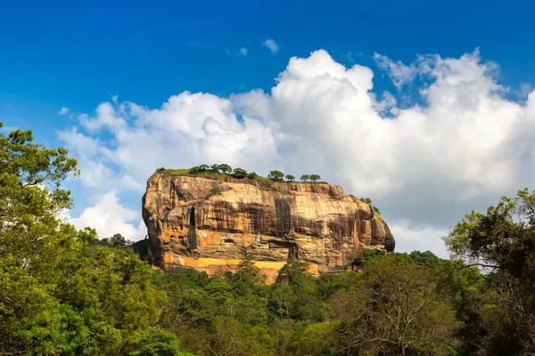 Güneşli Bir Günde Sigirya Lion Rock Sri Lanka Stok Resim