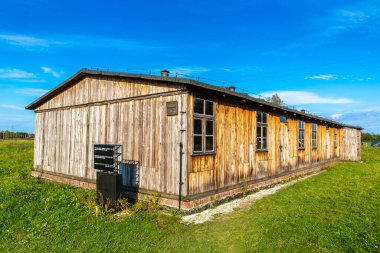 OSWIECIM, POLAND - SEPTEMBER 7, 2022: Bu kışlada SS doktorları ve hemşireleri, Auschwitz II. Birkenau toplama kampı Oswiecim, Polonya 'da yeni doğan bebekleri ve annelerini fenol iğneleriyle öldürdüler.