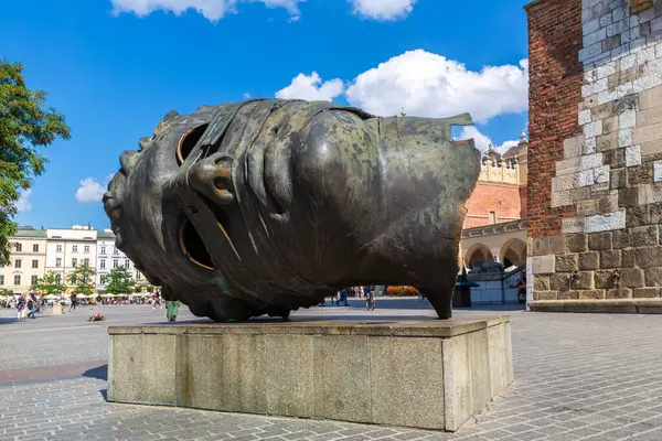 Krakow Polonia Septiembre 2022 Eros Bendato Eros Bound Estatua Gigante —  Fotos de Stock