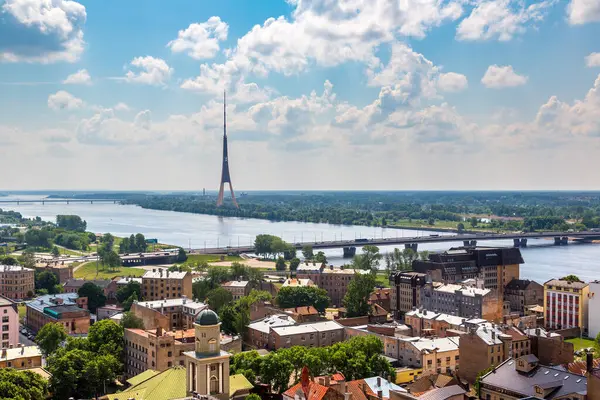 Panoramautsikt Över Riga Och Tornet Vacker Sommardag Lettland Stockfoto
