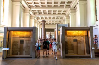 LONDON, İngiltere - 7 Eylül 2023: Londra 'daki British Museum' un Mısır bölümü - dünyanın en çok ziyaret edilen müzelerinden biri, İngiltere, İngiltere
