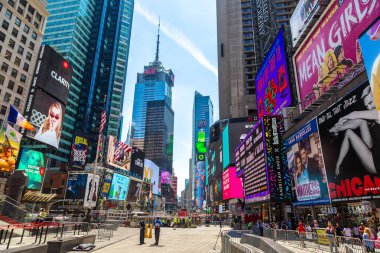 NEW YORK CITY, ABD - 15 Mart 2020: Times Square, ABD 'nin New York şehrinin bir sembolüdür
