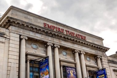 LiVERPOOL, İngiltere - 16 AĞUSTOS 2023: Liverpool İmparatorluk Tiyatrosu, Liverpool, İngiltere