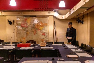 LONDON, İngiltere - 8 Eylül 2023: Londra, İngiltere 'deki Kraliyet Savaş Müzesi' nin Churchill Savaş Odalarındaki Kabine Savaş Odası