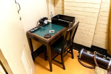 LONDON, İngiltere - 8 Eylül 2023: Londra, İngiltere 'deki İmparatorluk Savaş Müzesi' nin Churchill Savaş Odalarının İçi