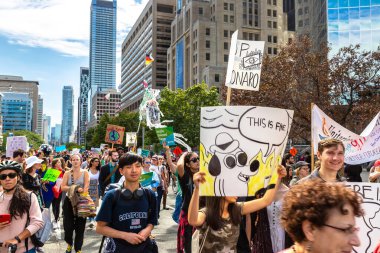 TORONTO, CANADA - 27 Eylül 2019: İklim için Küresel Grev ve Toronto, Ontario, Kanada 'da İklim Adaleti Yürüyüşü
