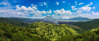 Endonezya, Bali 'de güneşli bir günde Batur Yanardağı Panoraması