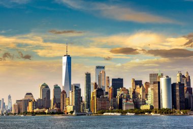 New York 'un New York şehrinin gün batımındaki panoramik manzarası, New York, ABD