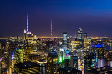 New York City, New York, ABD 'de gece panoramik hava manzarası