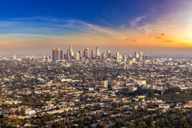 Günbatımında Los Angeles 'ın panoramik hava manzarası, Kaliforniya, ABD