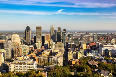 Güneşli bir günde Montreal 'in panoramik hava manzarası, Kanada