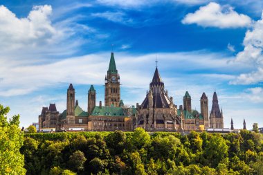 Kanada Parlamentosu Ottawa 'da güneşli bir günde, Kanada