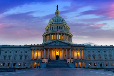 ABD Kongre Binası gece yarısı Washington DC, ABD 'de.