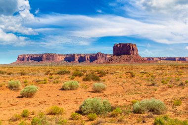 Güneşli bir günde Anıt Vadisi, Arizona, ABD