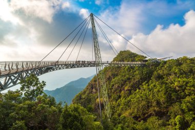 Langkawi Adası 'ndaki Gökyüzü Köprüsü Bir yaz günü, Malezya