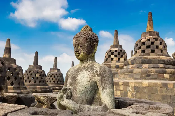 Yogyakarta şehri yakınlarındaki Buddist tapınağı Borobudur, Orta Java, Endonezya