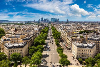 Paris ve Charles de Gaulle Bulvarı 'nın panoramik hava manzarası ve Fransa' nın Zafer Takı 'ndan La Defence iş bölgesi