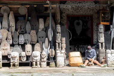 Unud,Bali, Indonesia - january 22, 2019: Shop selling decorative masks and other stuff made of wood in Ubud,Bali, Indonesia.