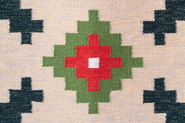 キエフ地方ボフスラフで作られた手作りの織りカーペット上の伝統的なUkrainnan幾何学的な装飾 ウクライナの織物とクラフトマンシップの概念 — ストック写真