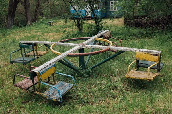 Old Abandoned Children Swing — Stock Photo, Image