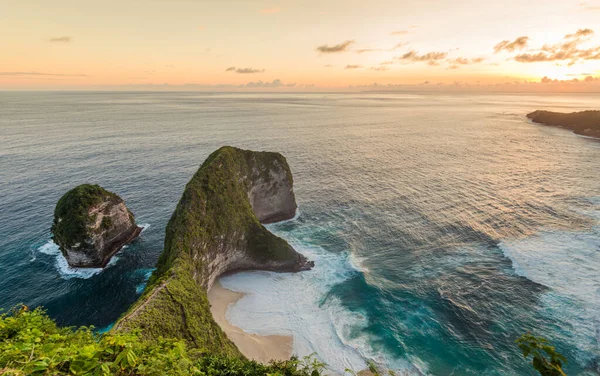Путешествия Ландшафт Океана Тропический Солнечный Свет Nusa Penida Скалы — стоковое фото