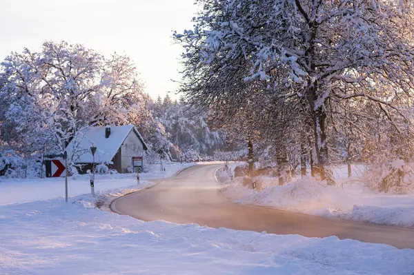 Strada Rurale Invernale Gelo Sera Tramonto Bellissimo Paesaggio — Foto Stock