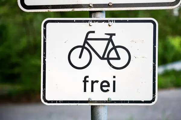 Straßenschild Fahrradfrei Auf Einer Straße Stockbild