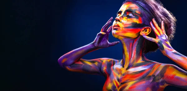 Girl Glowing Neon Circle Woman Color Body Painting Her Face — Stock Photo, Image