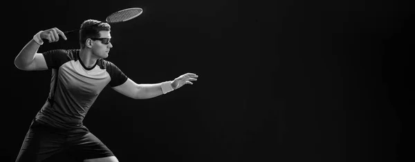 Бадмінтонний Гравець Спортивному Вбранні Тягне Собою Човник Ракетними Гойдалками Студійна — стокове фото