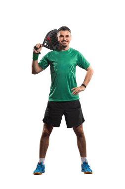 Gökyüzü arka planında tenis oyuncusu açık havada. Fotokopi alanı olan bahisçi tasarım reklamları için tenis şablonu. Bahis reklamı için maket. Teniste spor bahisleri.