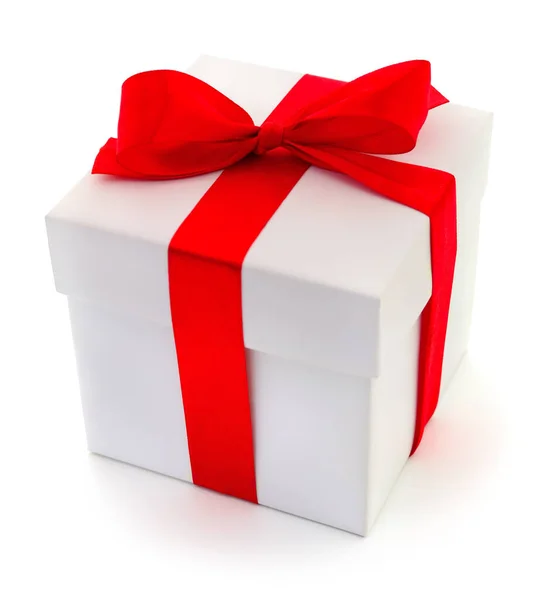 Белая Подарочная Коробка Красным Бантом Белом Фоне — стоковое фото