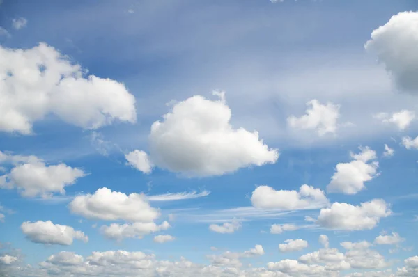 Himmelsdagsljus Naturlig Himlens Sammansättning Blå Himmel Bakgrund Med Fluffiga Moln — Stockfoto