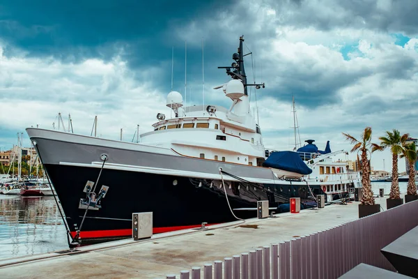 Dock Avec Des Yachts Paysage Urbain Été — Photo