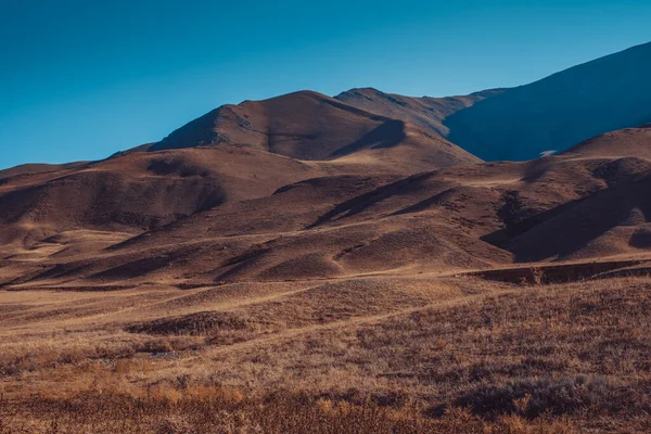 吉尔吉斯斯坦秋天的山地景观 — 图库照片