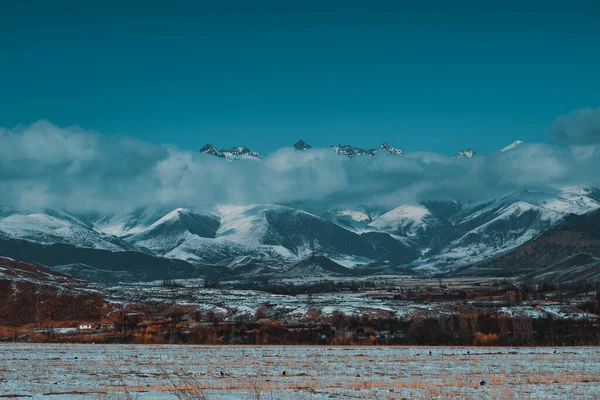Montanhas Inverno Quirguistão Paisagem — Fotografia de Stock
