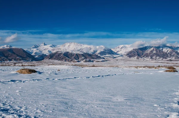 Montagnes Hiver Kirghizistan Paysage — Photo