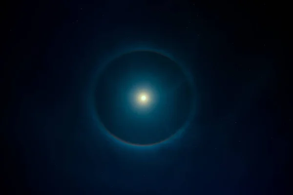Φωτεινό Φεγγάρι Φωτοστέφανο Στο Νυχτερινό Ουρανό — Φωτογραφία Αρχείου
